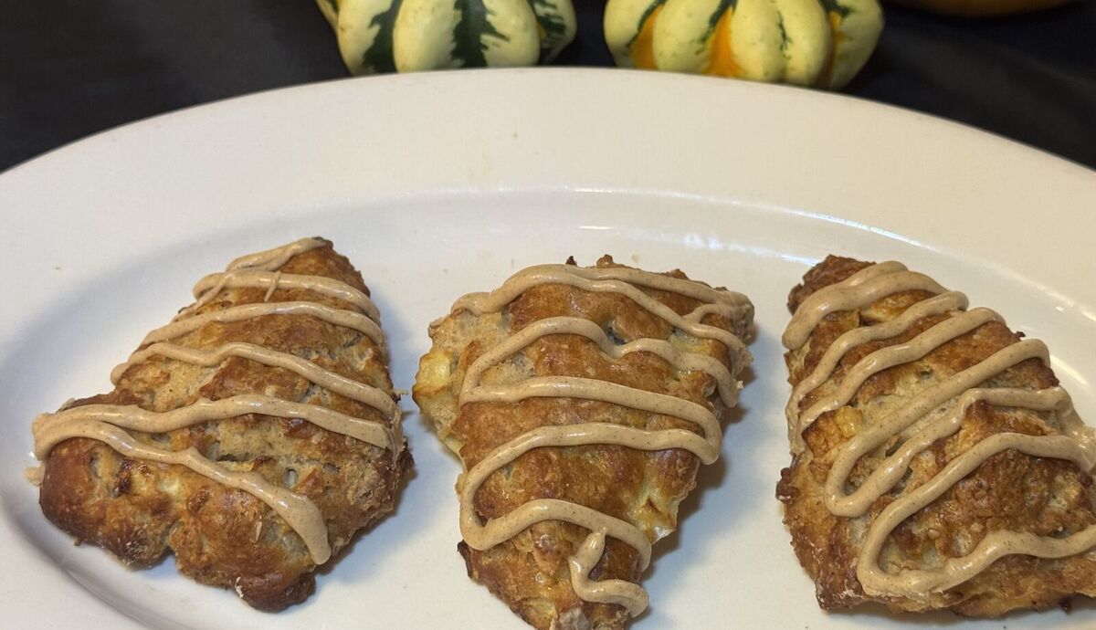 apple-scones-with-a-maple-cinnamon-glaze